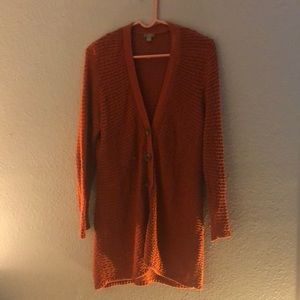 Tunic/cardigan with shell buttons